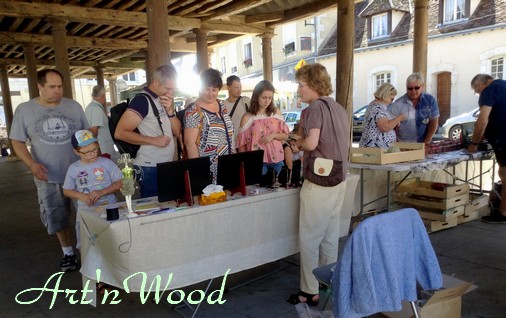 mes créations artisanales au marché du terroir de Bracieux, Loir-et-Cher. Art`n Wood, sculptrice, artisan d`art, créatrice de bijoux personnalisés, sculptures cadeaux en matières précieuses naturelles mes créations artisanales au marché du terroir de Bracieux, Loir-et-Cher. Art`n Wood, sculptrice, artisan d`art, créatrice de bijoux personnalisés, sculptures cadeaux en matières précieuses naturelles